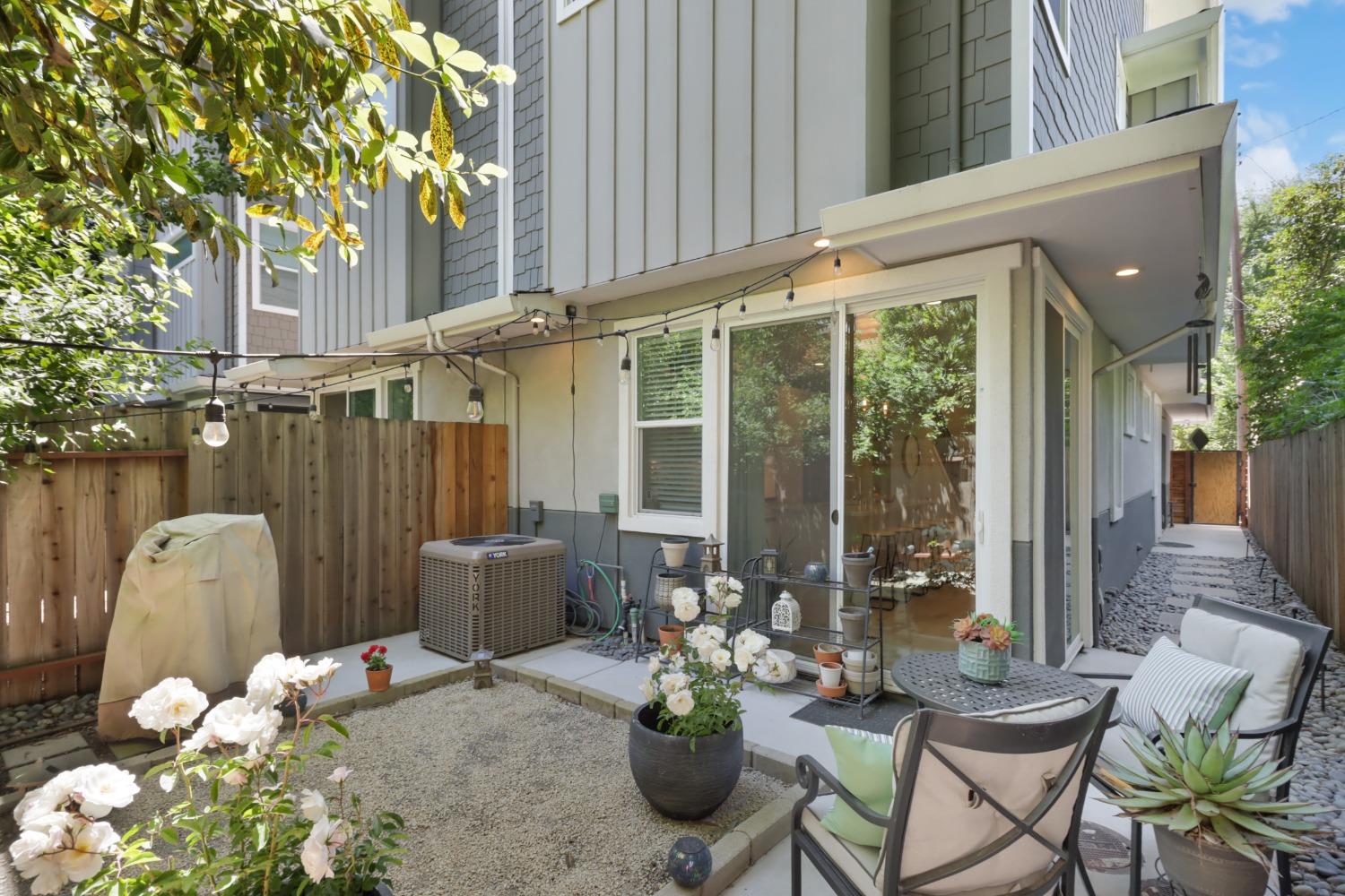 Detail Gallery Image 48 of 58 For 2011 Fat Aly, Sacramento,  CA 95811 - 3 Beds | 2/2 Baths