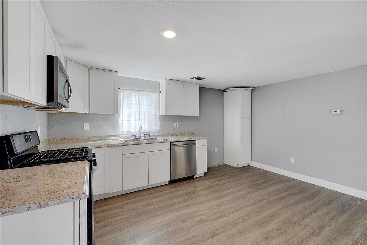 Detail Gallery Image 6 of 24 For 4863 Arboga Rd, Olivehurst,  CA 95961 - 2 Beds | 1 Baths