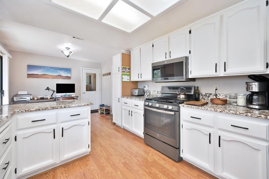 Detail Gallery Image 6 of 80 For 6127 Silverleaf Dr, Foresthill,  CA 95631 - 3 Beds | 2 Baths
