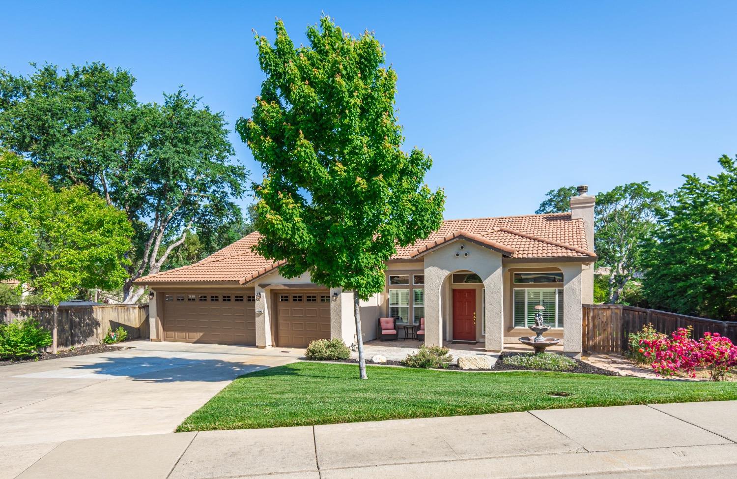 Detail Gallery Image 2 of 98 For 15347 Abierto Dr, Rancho Murieta,  CA 95683 - 4 Beds | 2 Baths
