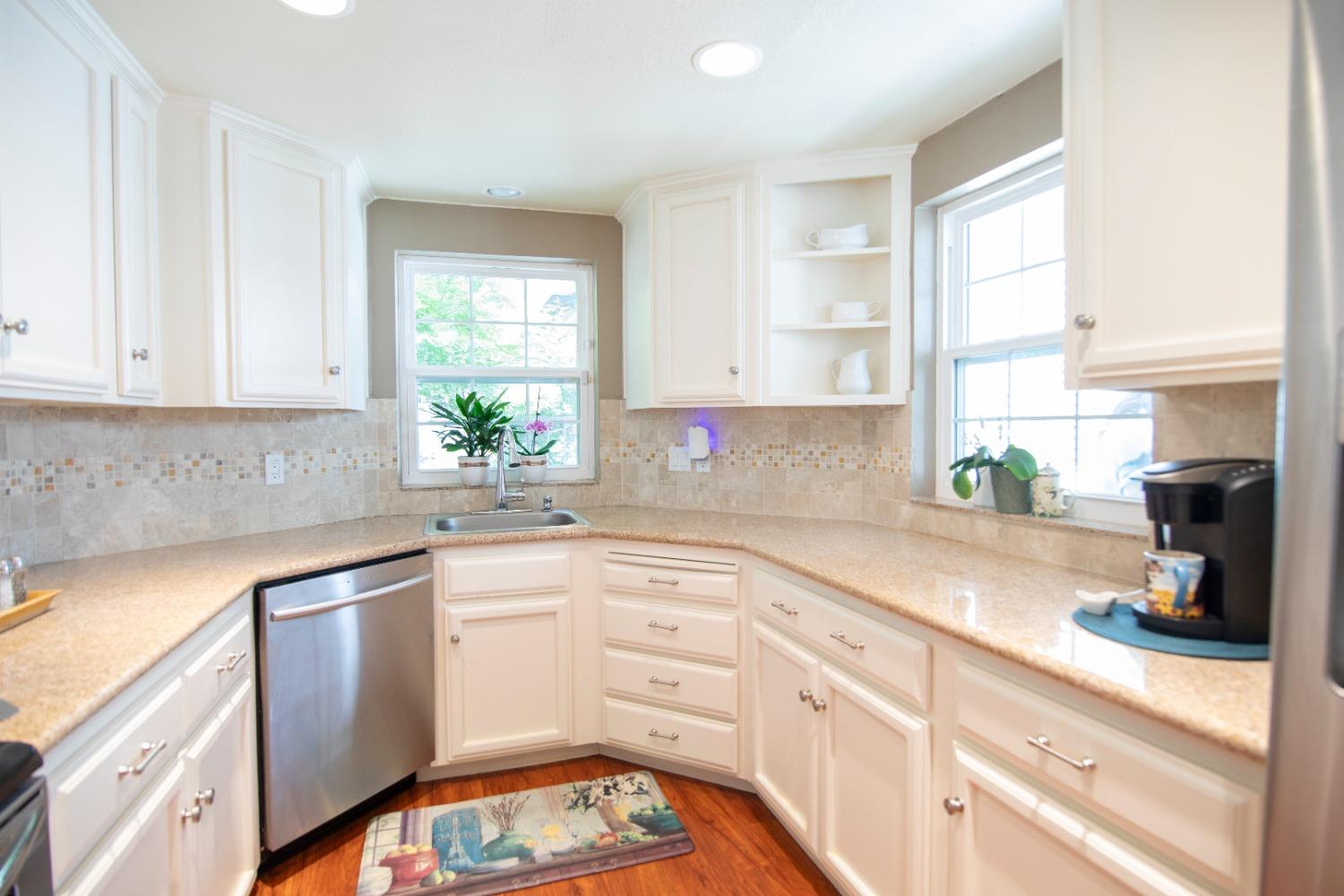 Detail Gallery Image 6 of 51 For 5815 Morgan Pl #1,  Stockton,  CA 95219 - 2 Beds | 1 Baths