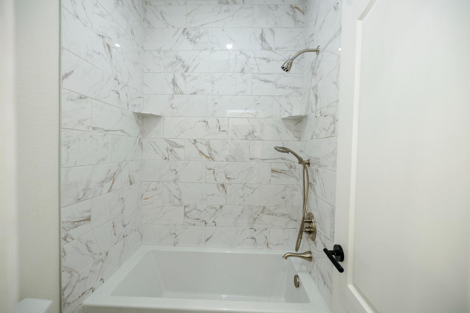 Detail Gallery Image 31 of 45 For 2192 Ivory Lace Ave, Manteca,  CA 95337 - 4 Beds | 2/1 Baths