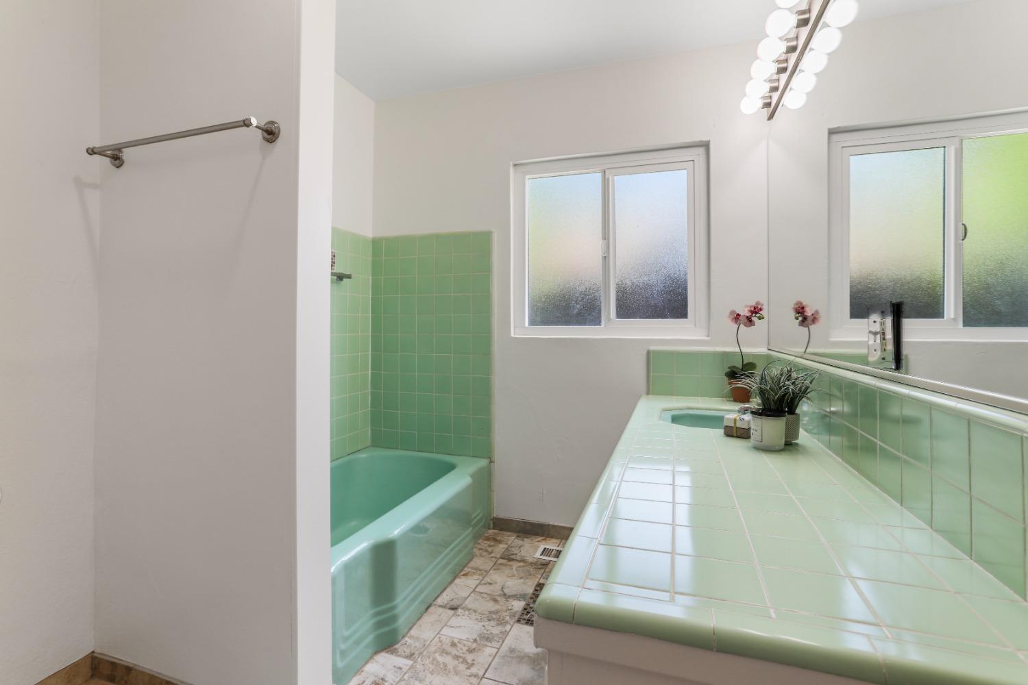 Detail Gallery Image 17 of 28 For 405 Helen Ave, Modesto,  CA 95354 - 2 Beds | 1 Baths