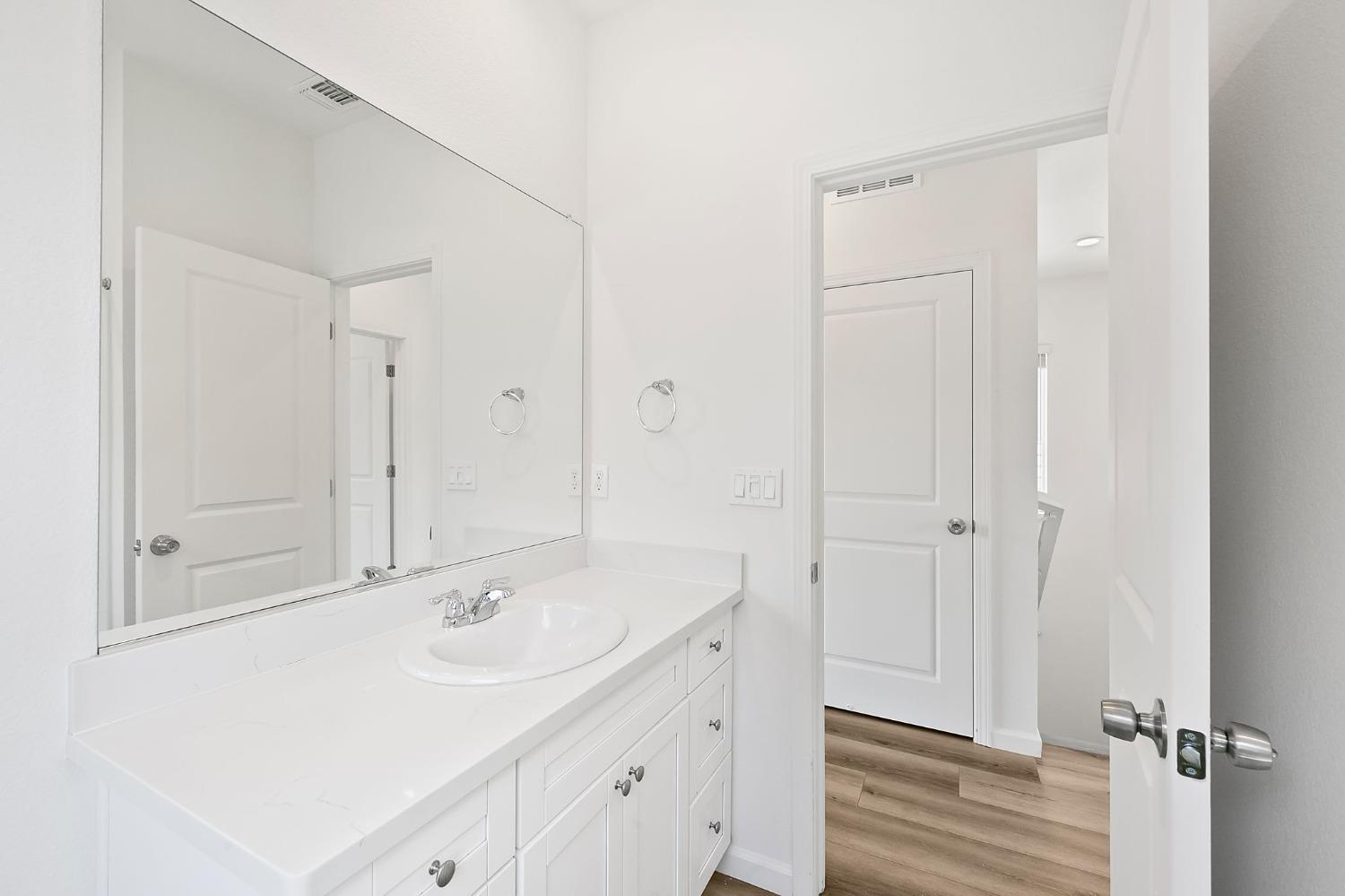 Detail Gallery Image 37 of 44 For 5542 Malibu Palm Ct, Sacramento,  CA 95842 - 3 Beds | 2/1 Baths