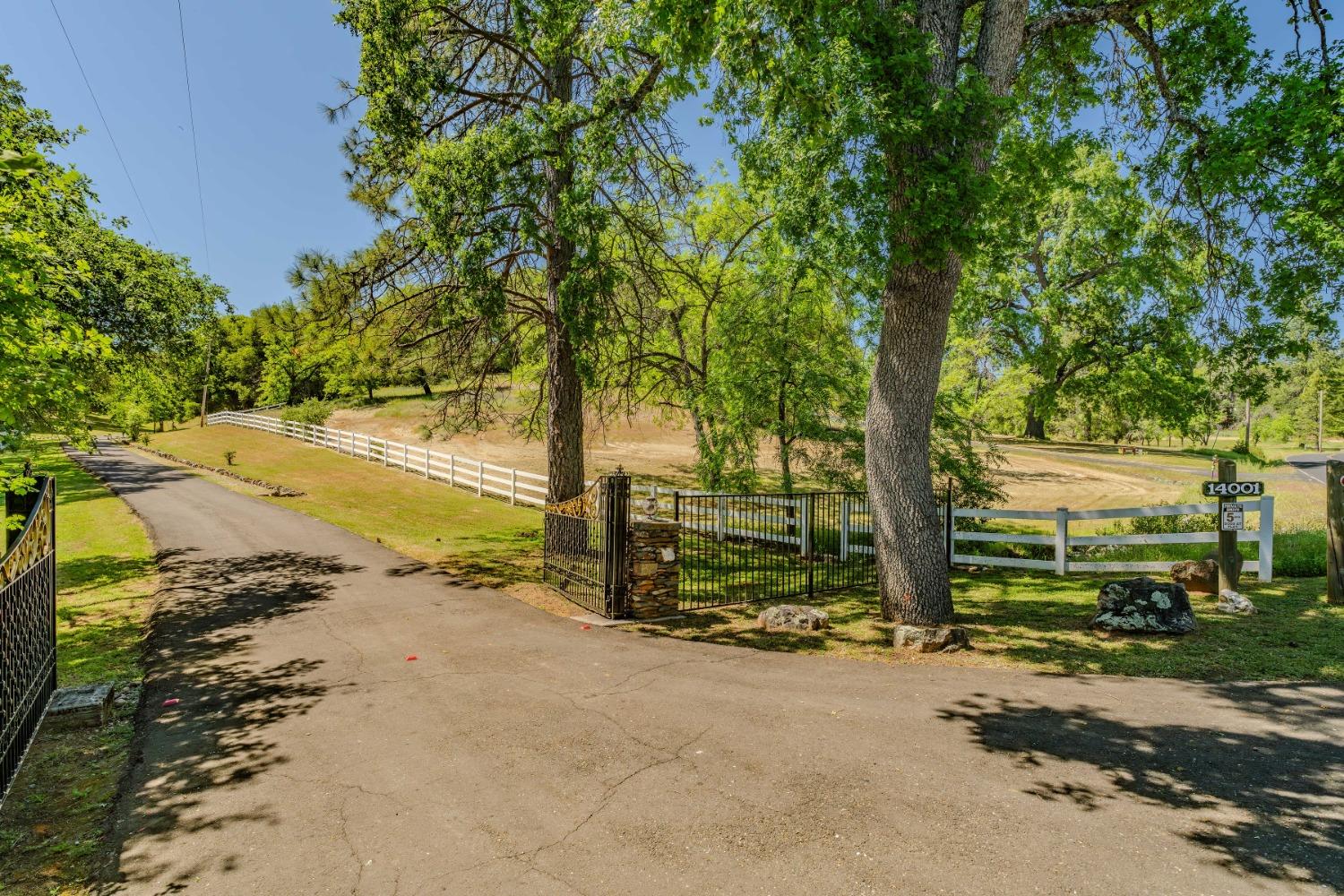 Detail Gallery Image 69 of 89 For 14001 Surrey Junction Ln, Sutter Creek,  CA 95685 - 3 Beds | 2/1 Baths