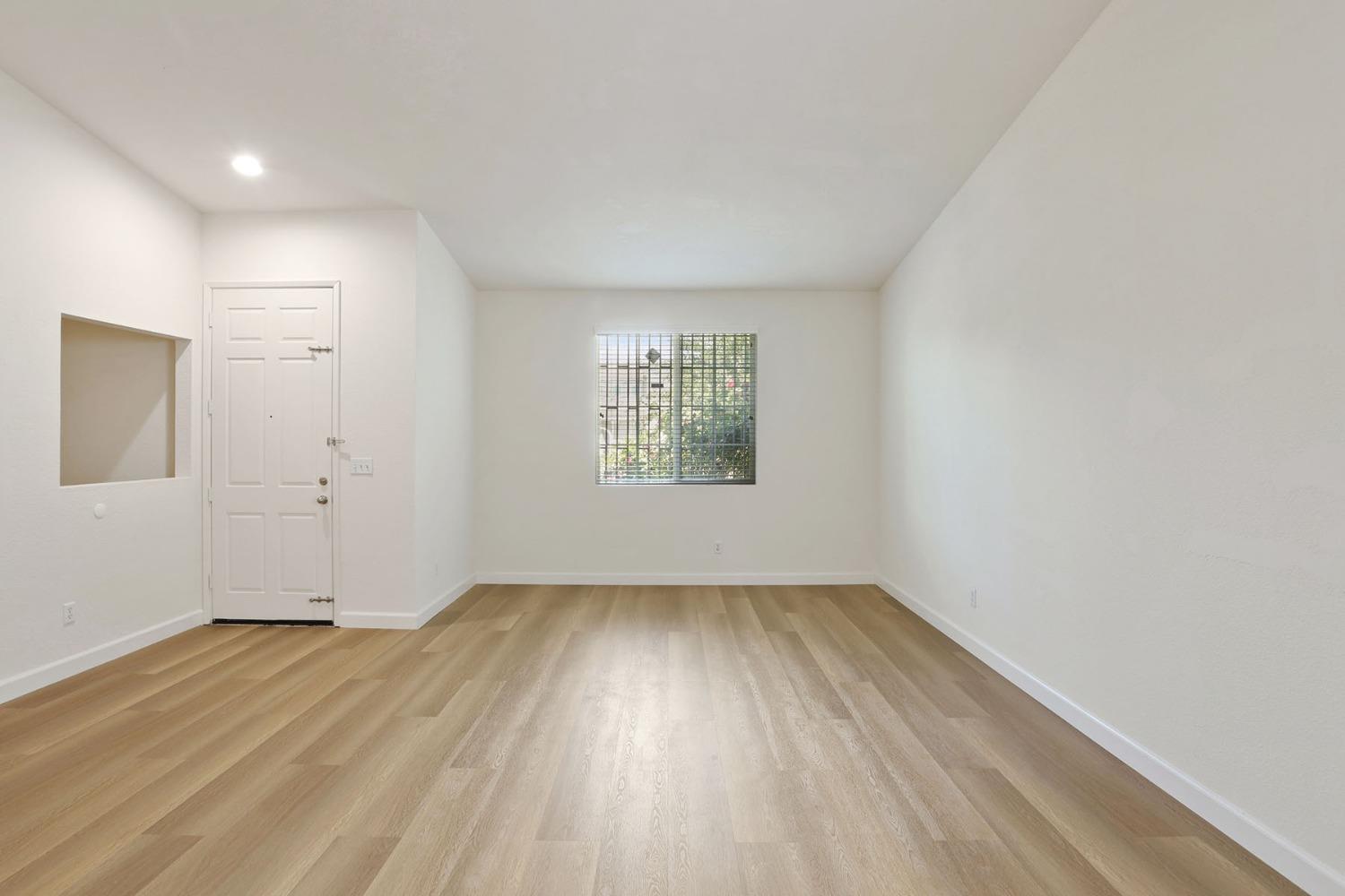 Detail Gallery Image 5 of 23 For 2710 Sebastan Ln, Stockton,  CA 95212 - 3 Beds | 2 Baths