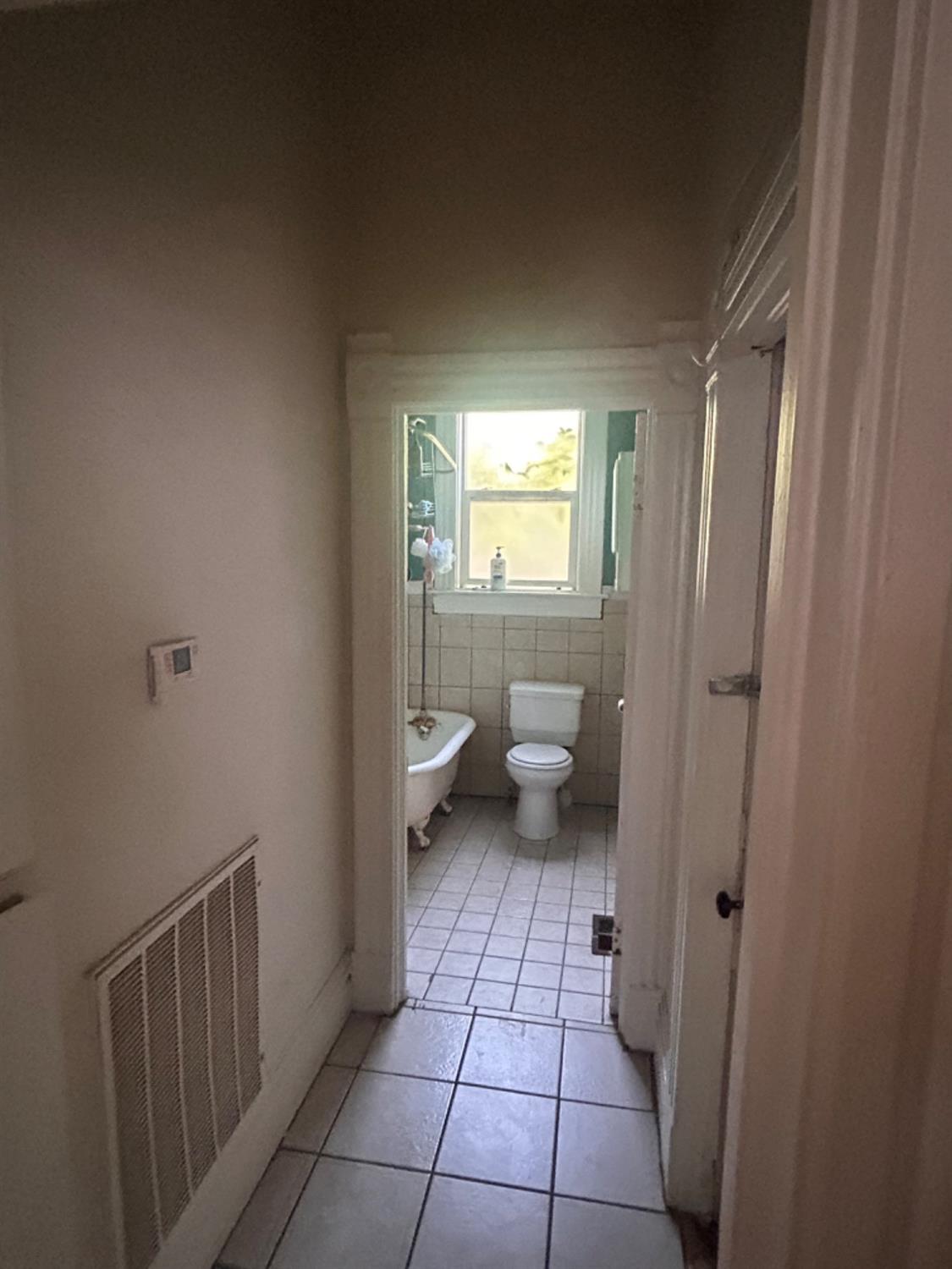Detail Gallery Image 25 of 38 For 107 E 9th St, Tracy,  CA 95376 - 3 Beds | 2 Baths