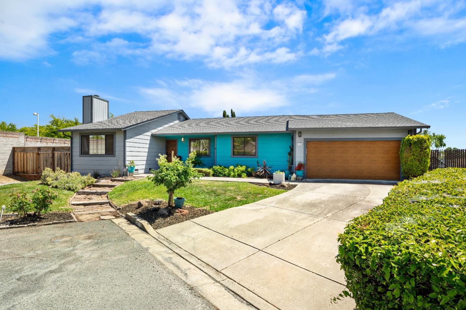 Detail Gallery Image 3 of 44 For 3636 Dormer Ave, Concord,  CA 94519 - 3 Beds | 2 Baths