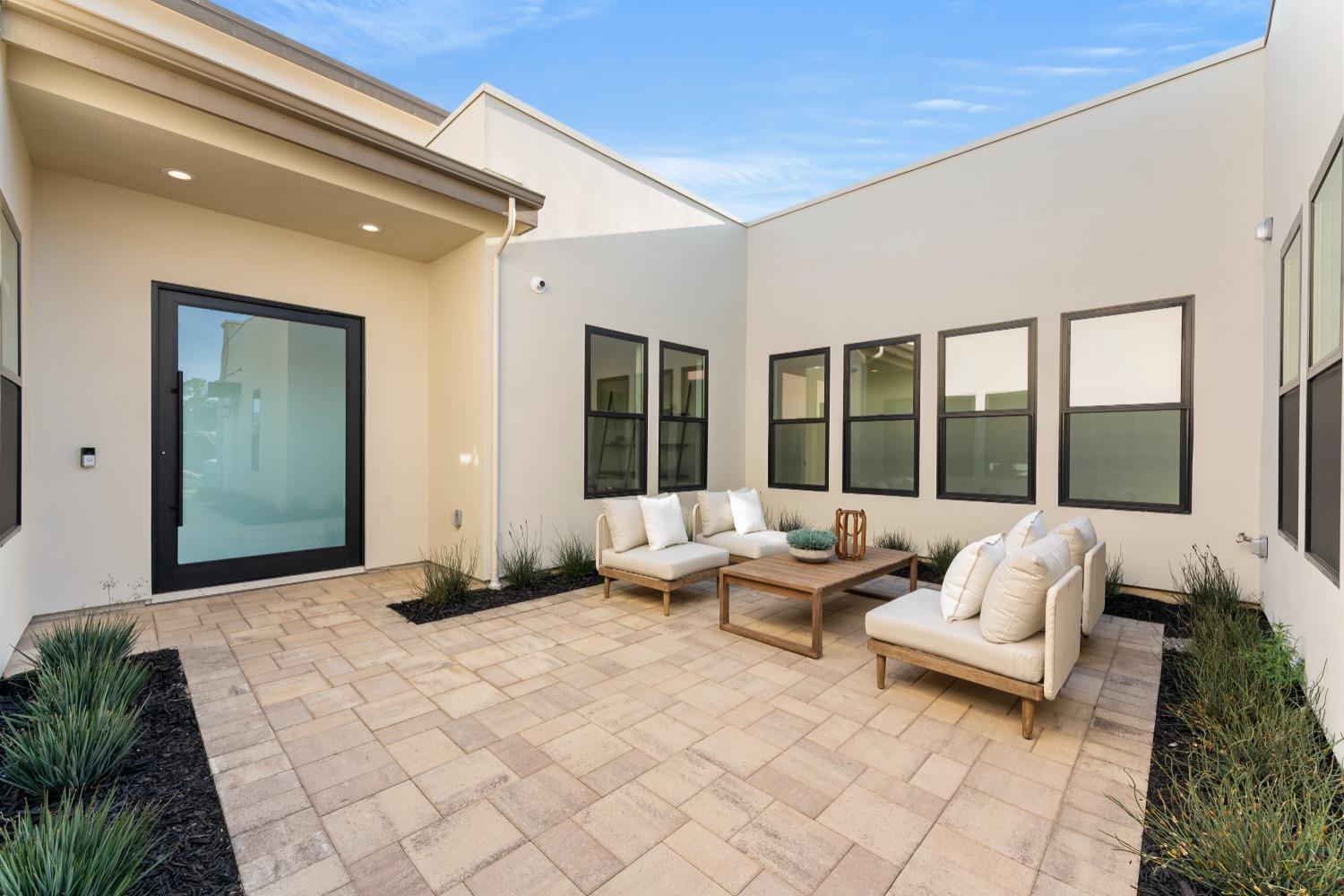 Detail Gallery Image 13 of 78 For 4810 Minero Ln, Granite Bay,  CA 95746 - 5 Beds | 4/1 Baths
