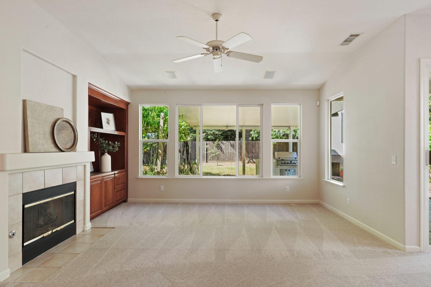 Detail Gallery Image 10 of 48 For 2607 W Elm St, Lodi,  CA 95242 - 3 Beds | 2 Baths