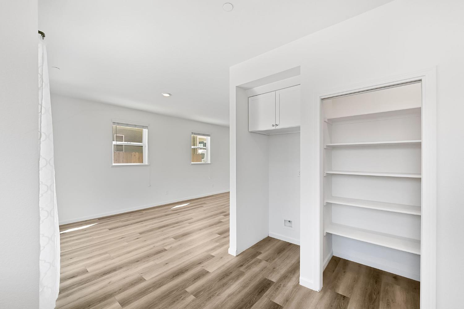 Detail Gallery Image 13 of 44 For 5542 Malibu Palm Ct, Sacramento,  CA 95842 - 3 Beds | 2/1 Baths