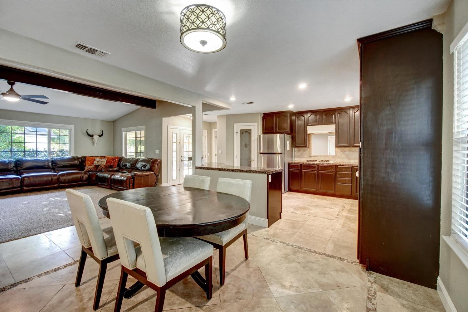 Detail Gallery Image 14 of 85 For 10363 Maggy Rd, Wilton,  CA 95693 - 4 Beds | 3/1 Baths