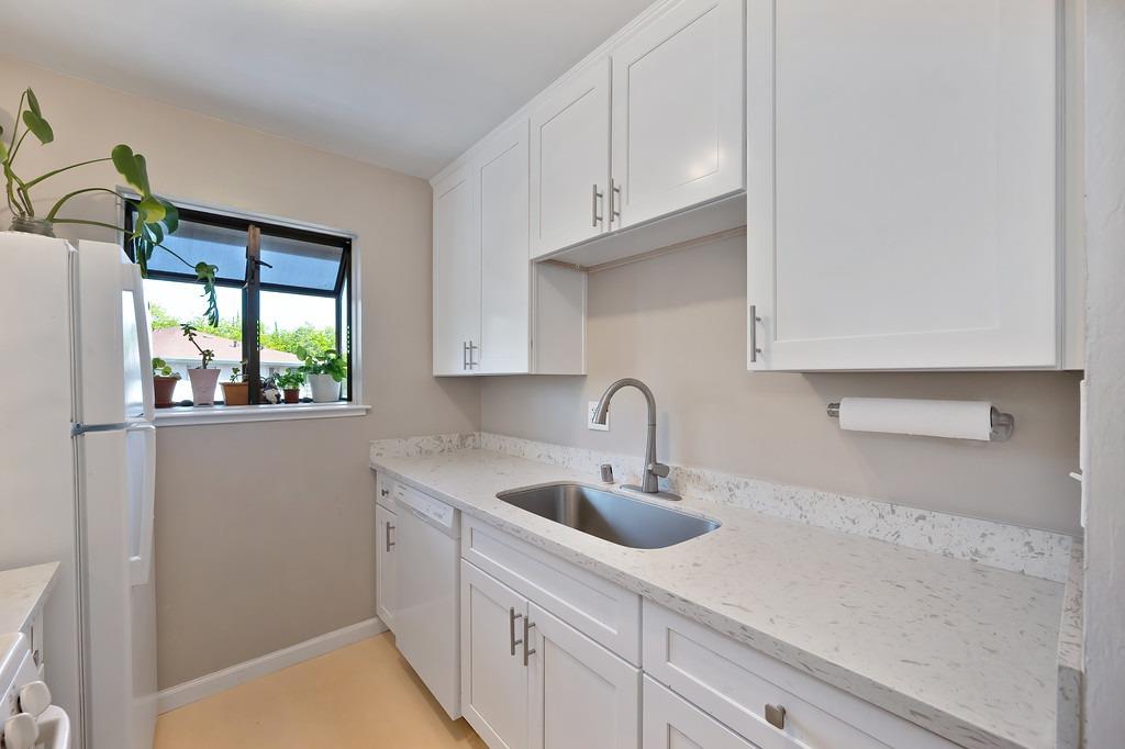 Photo #20: 225061290 Listing: Photo #20