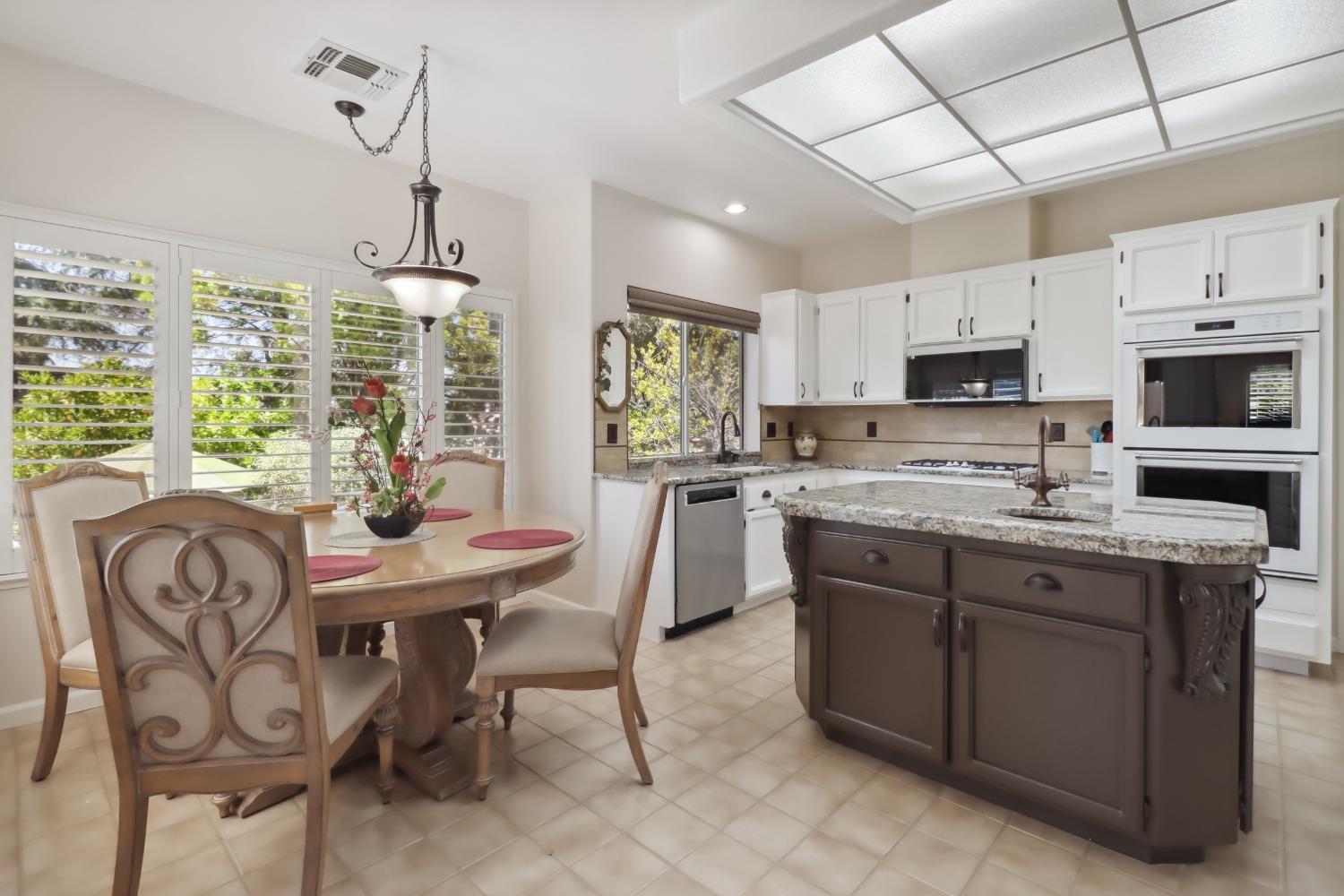 Detail Gallery Image 17 of 99 For 204 Davies Ct, Folsom,  CA 95630 - 4 Beds | 2/1 Baths