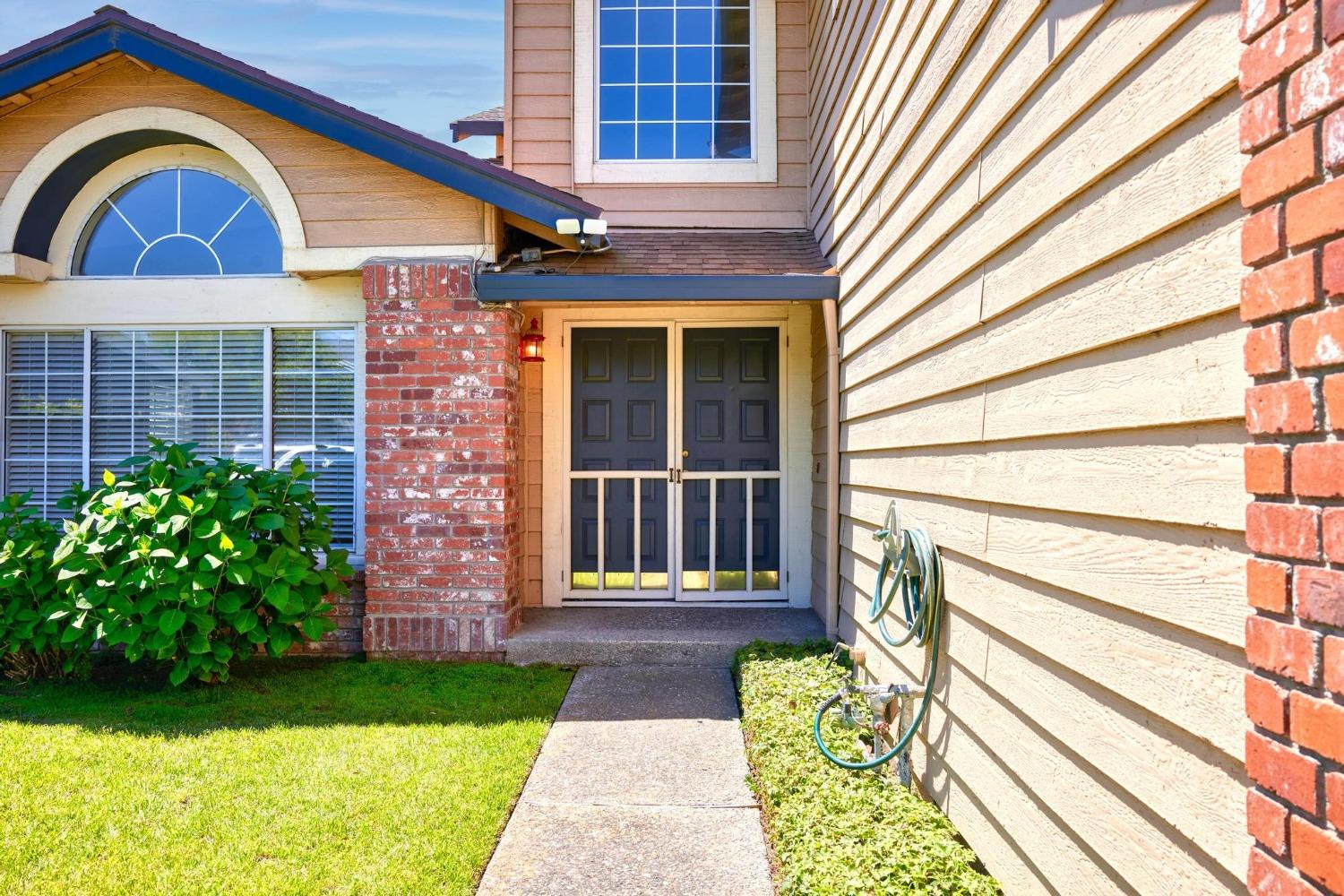 Detail Gallery Image 6 of 48 For 1171 Hidden Meadow, Manteca,  CA 95337 - 5 Beds | 3 Baths