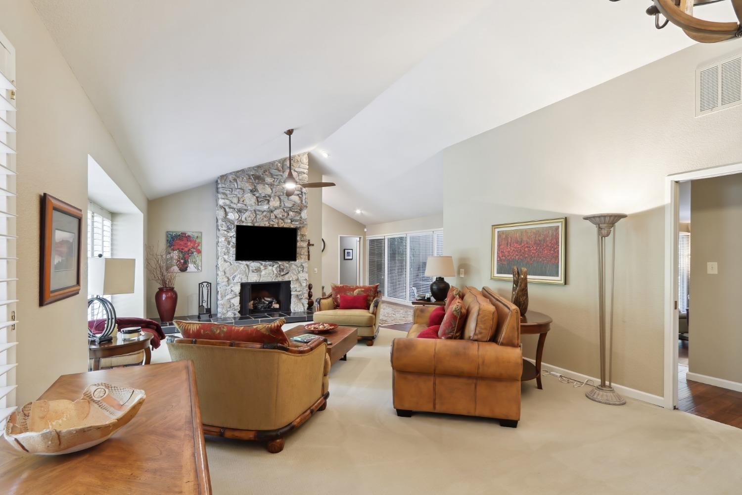 Detail Gallery Image 6 of 50 For 3305 Inverness Ct, Sacramento,  CA 95821 - 5 Beds | 3/1 Baths