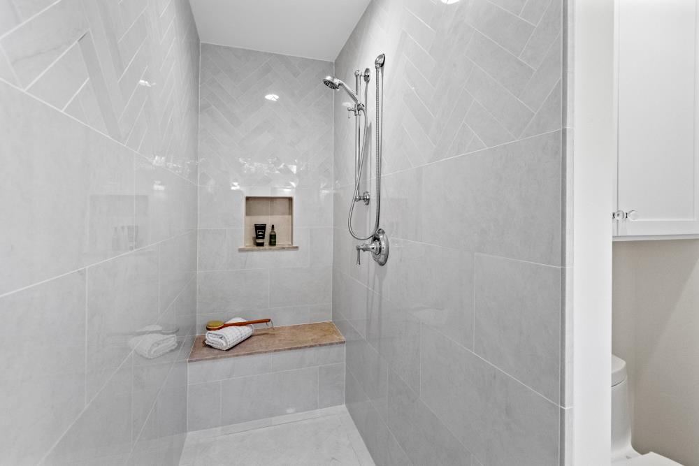 Detail Gallery Image 8 of 65 For 1831 Bidwell Way, Sacramento,  CA 95818 - 3 Beds | 2 Baths