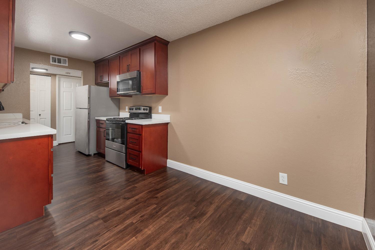 Detail Gallery Image 4 of 31 For 3591 Quail Lakes Dr #3,  Stockton,  CA 95207 - 1 Beds | 1 Baths