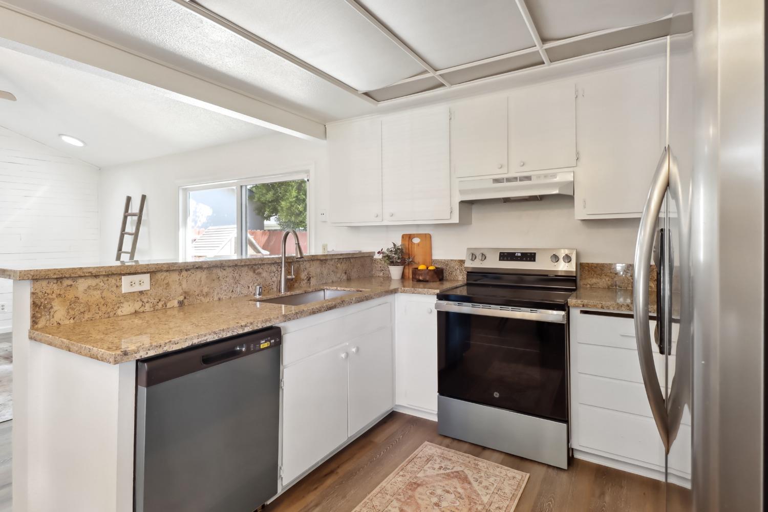 Detail Gallery Image 17 of 38 For 2888 Baronet Way, Sacramento,  CA 95833 - 4 Beds | 2 Baths