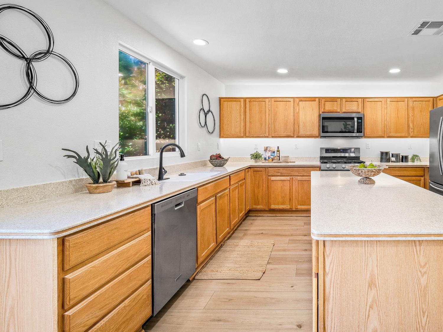 Detail Gallery Image 25 of 59 For 4736 Thoreau Dr, Cameron Park,  CA 95682 - 5 Beds | 3 Baths