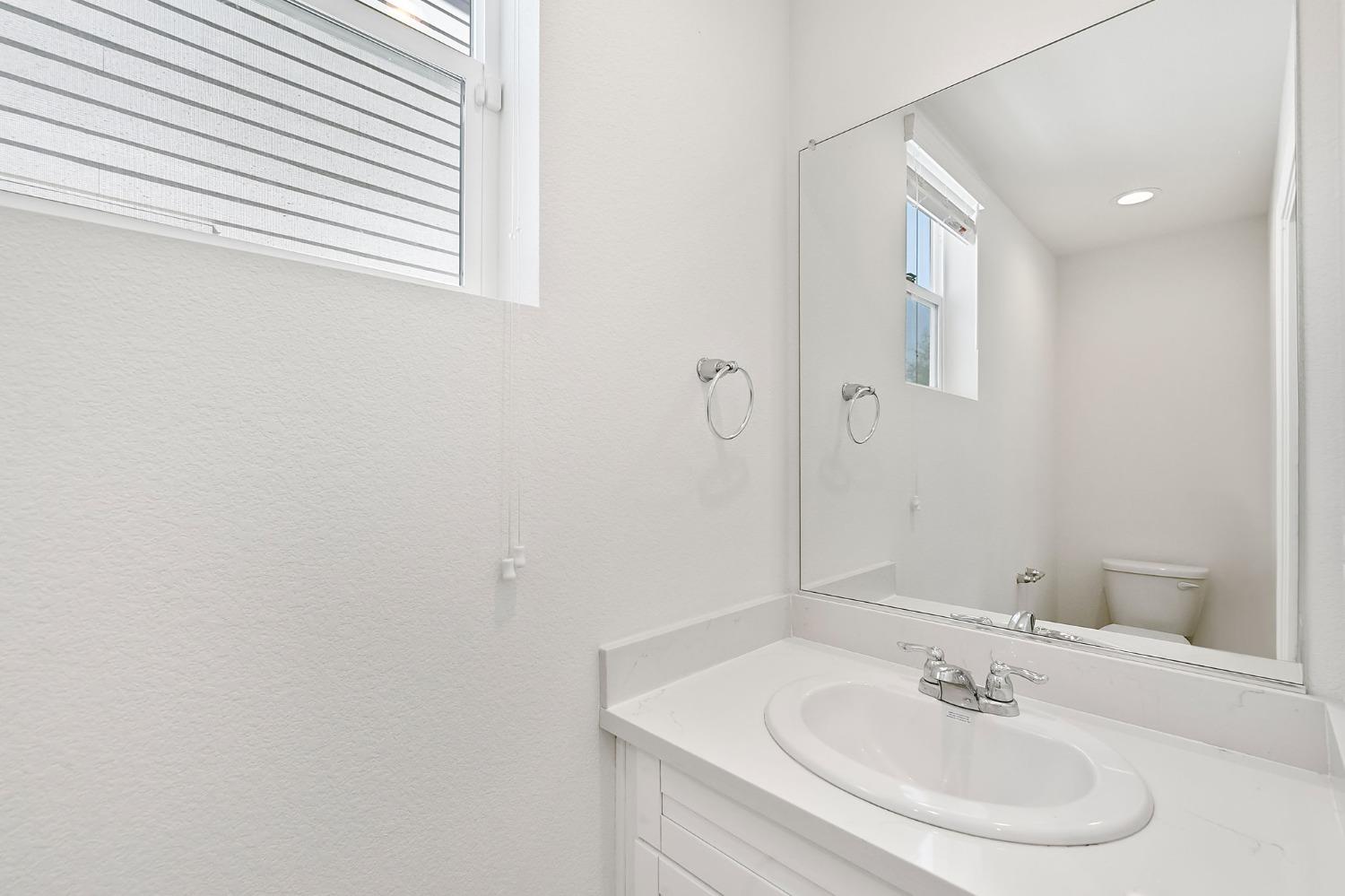 Detail Gallery Image 17 of 44 For 5542 Malibu Palm Ct, Sacramento,  CA 95842 - 3 Beds | 2/1 Baths