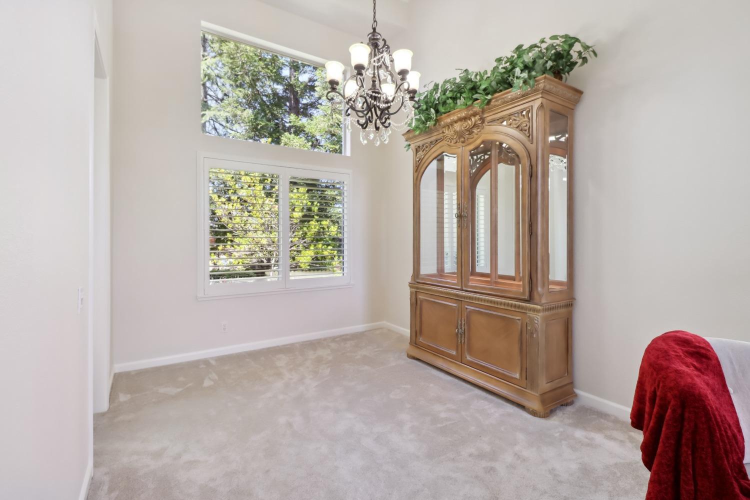 Detail Gallery Image 10 of 99 For 204 Davies Ct, Folsom,  CA 95630 - 4 Beds | 2/1 Baths