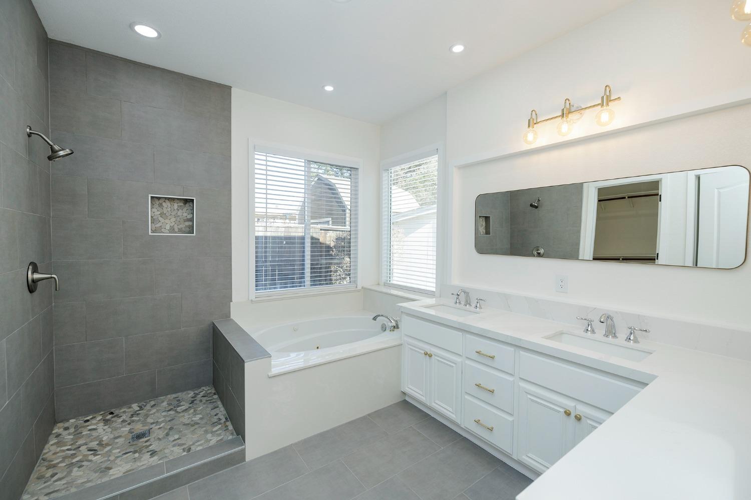 Detail Gallery Image 22 of 45 For 2192 Ivory Lace Ave, Manteca,  CA 95337 - 4 Beds | 2/1 Baths