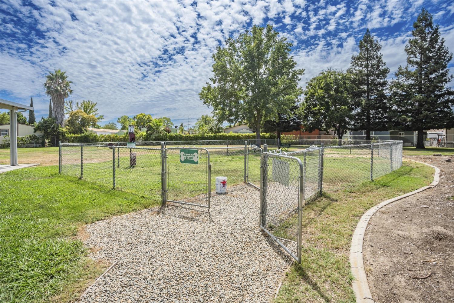 Detail Gallery Image 14 of 16 For 3950 Mack Rd 129, Sacramento,  CA 95823 - 3 Beds | 2 Baths