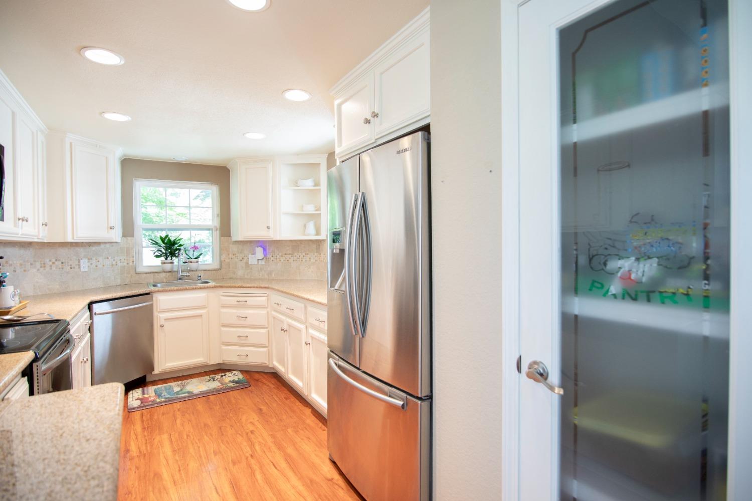 Detail Gallery Image 10 of 51 For 5815 Morgan Pl #1,  Stockton,  CA 95219 - 2 Beds | 1 Baths