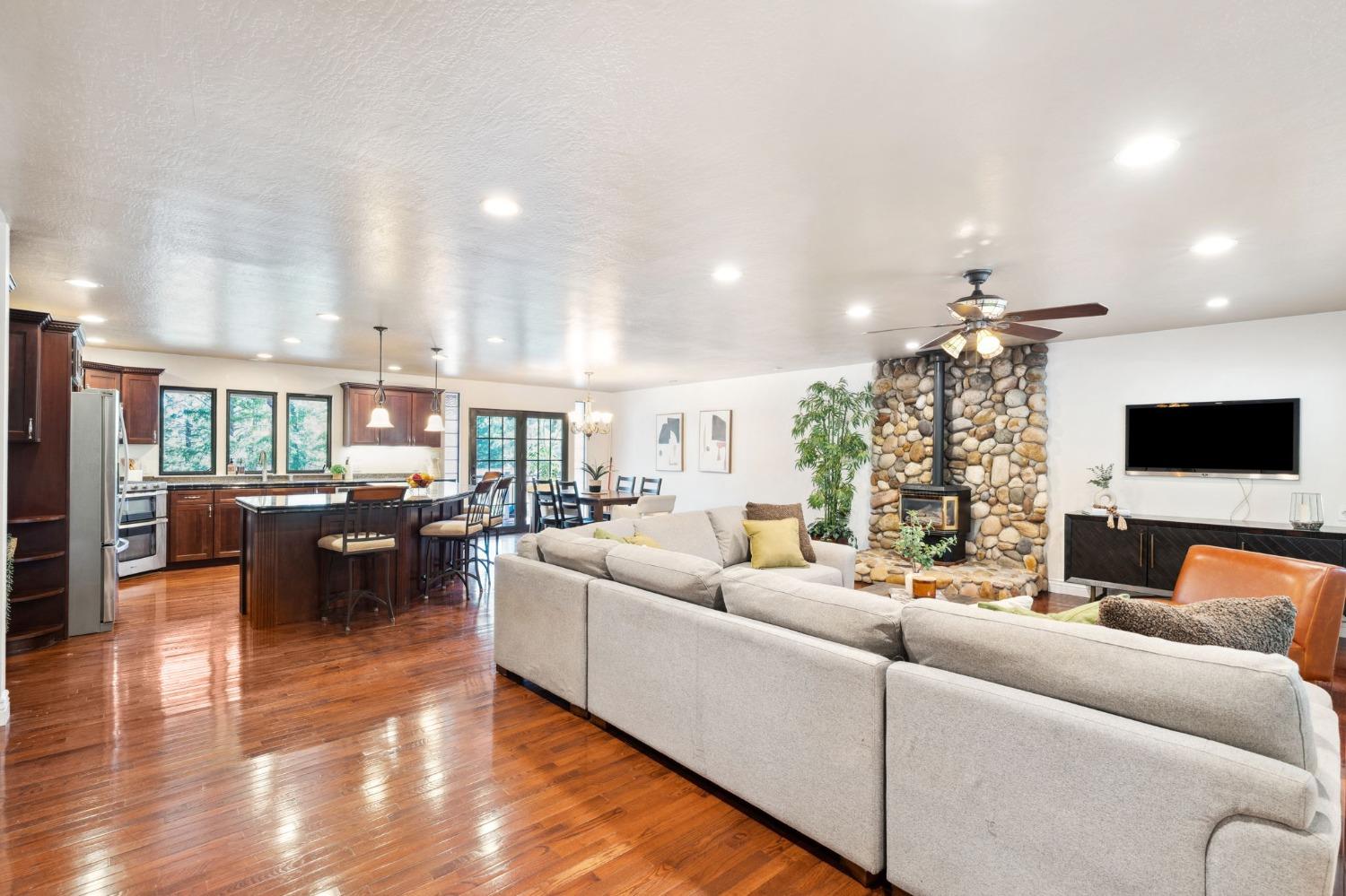 Detail Gallery Image 5 of 34 For 497 Washington Irving Dr, Colfax,  CA 95713 - 4 Beds | 2 Baths