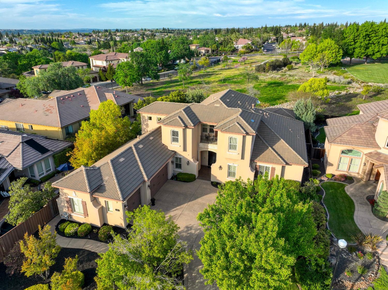 Detail Gallery Image 4 of 60 For 109 Roberts Pl, Roseville,  CA 95661 - 4 Beds | 3 Baths