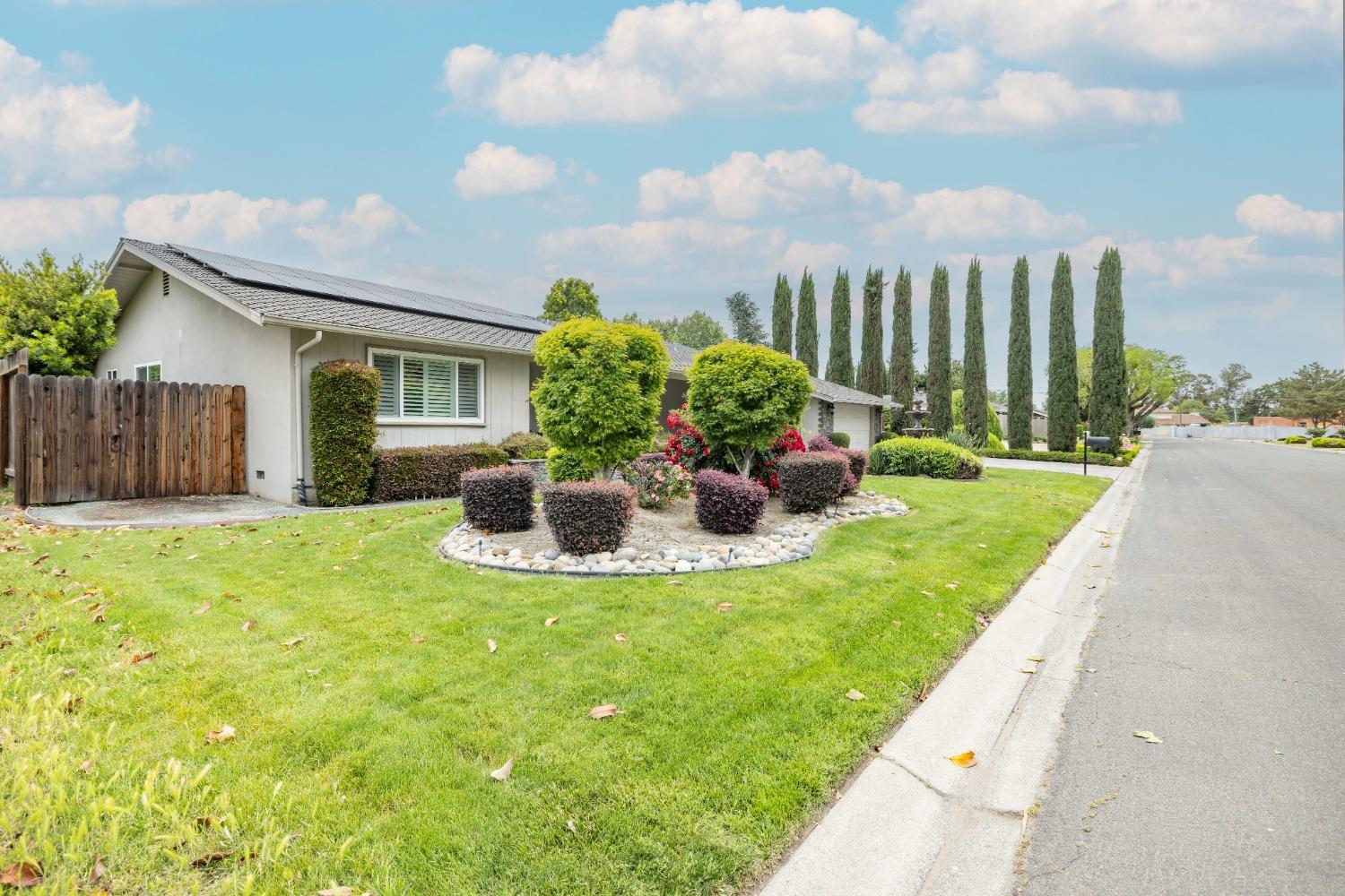 Detail Gallery Image 2 of 49 For 4161 Riviera Dr, Stockton,  CA 95204 - 3 Beds | 2 Baths