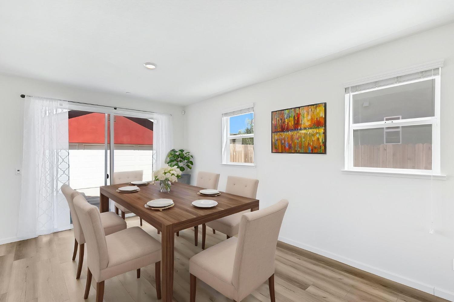 Detail Gallery Image 7 of 44 For 5542 Malibu Palm Ct, Sacramento,  CA 95842 - 3 Beds | 2/1 Baths