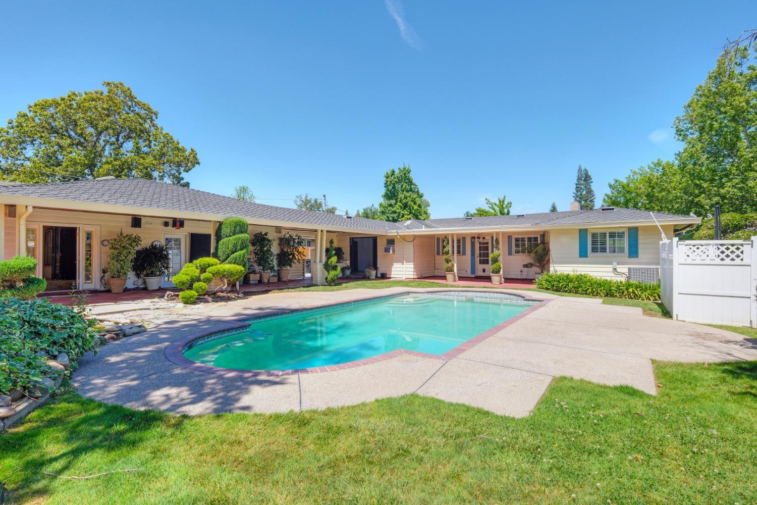 San Ysidro Way, Sacramento, California image 36
