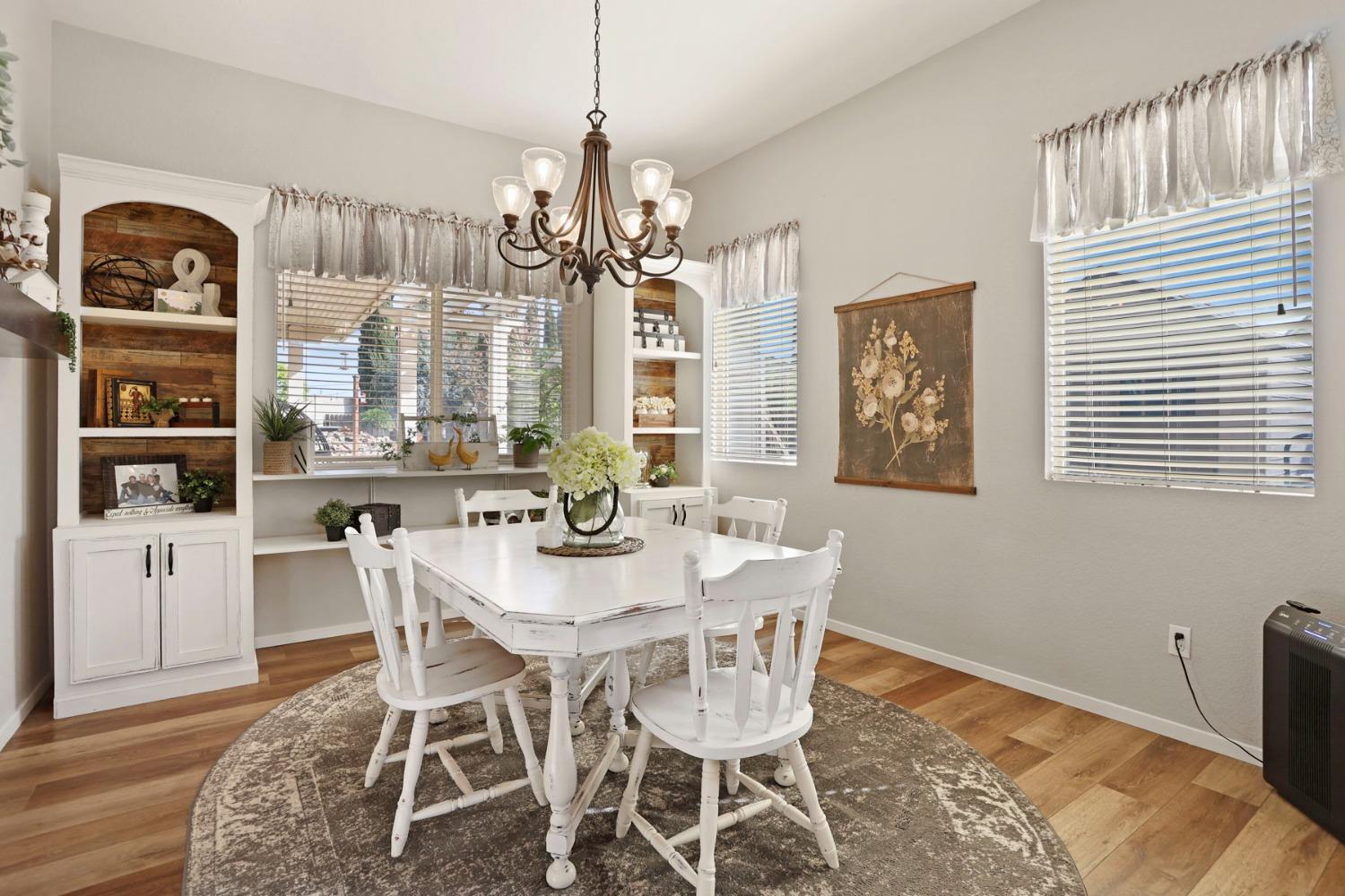 Detail Gallery Image 6 of 43 For 990 Kirkwood Way, Lathrop,  CA 95330 - 5 Beds | 3 Baths
