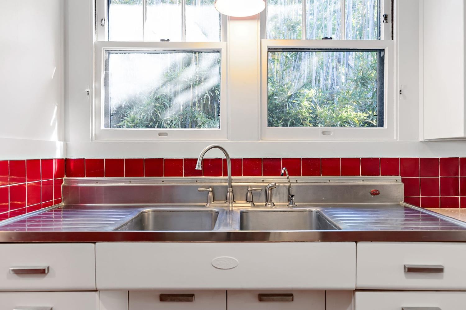 Detail Gallery Image 14 of 35 For 418 25th St, Sacramento,  CA 95816 - 3 Beds | 1 Baths