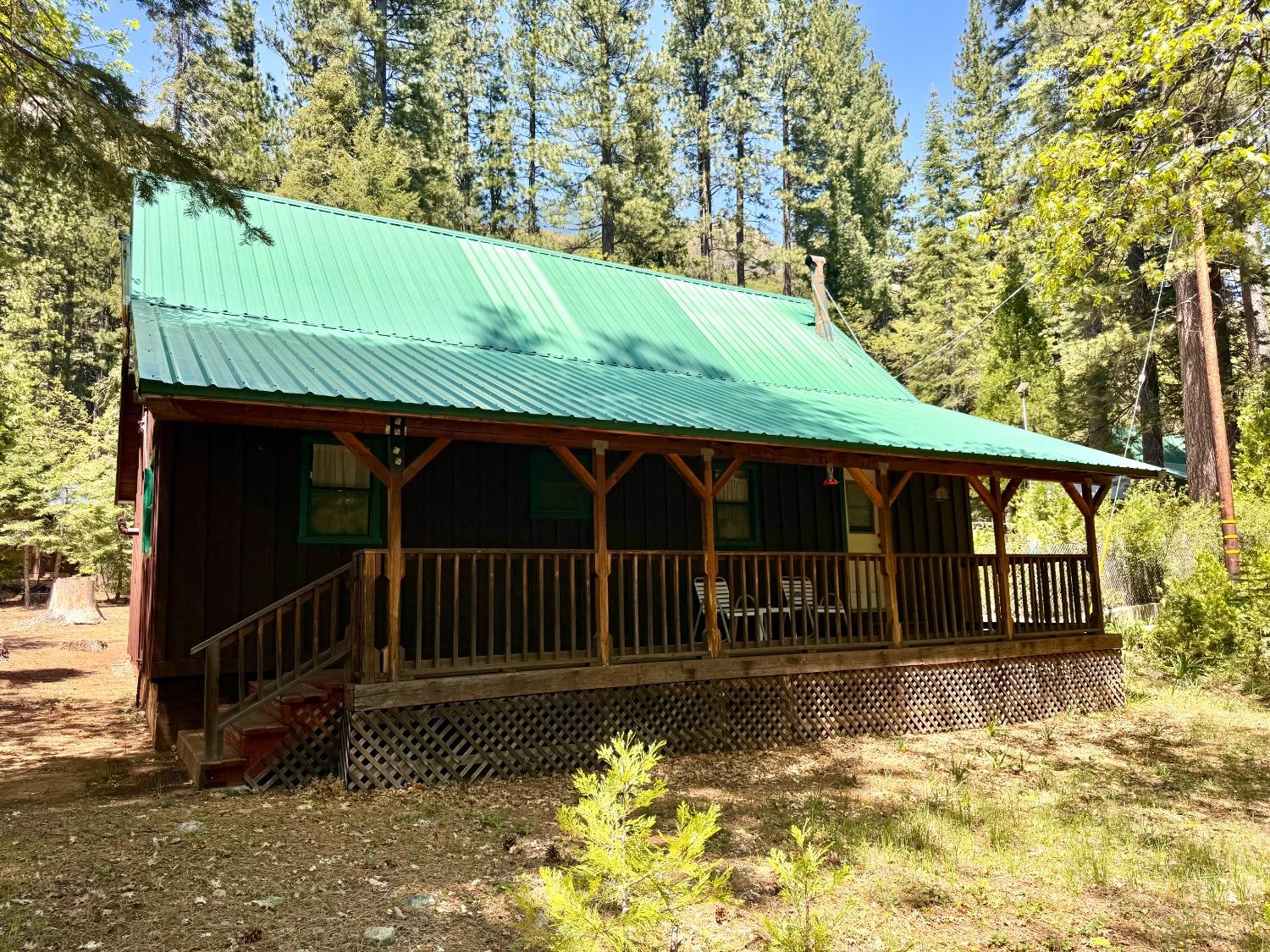 Detail Gallery Image 4 of 17 For 17 Squirrel Hollow, Sierra City,  CA 96125 - 3 Beds | 1 Baths