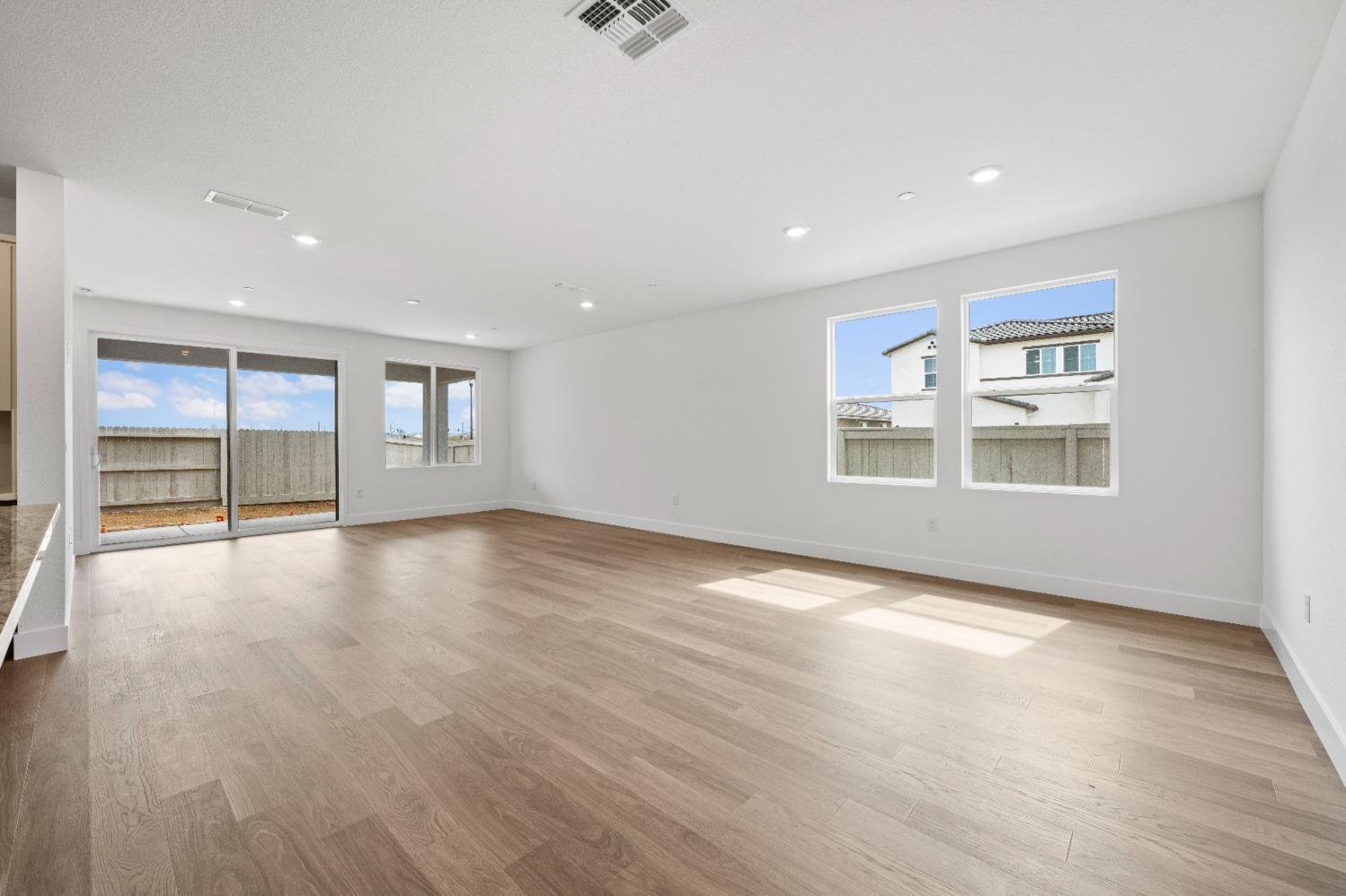 Detail Gallery Image 11 of 40 For 7000 Carbone, Roseville,  CA 95757 - 3 Beds | 2/1 Baths