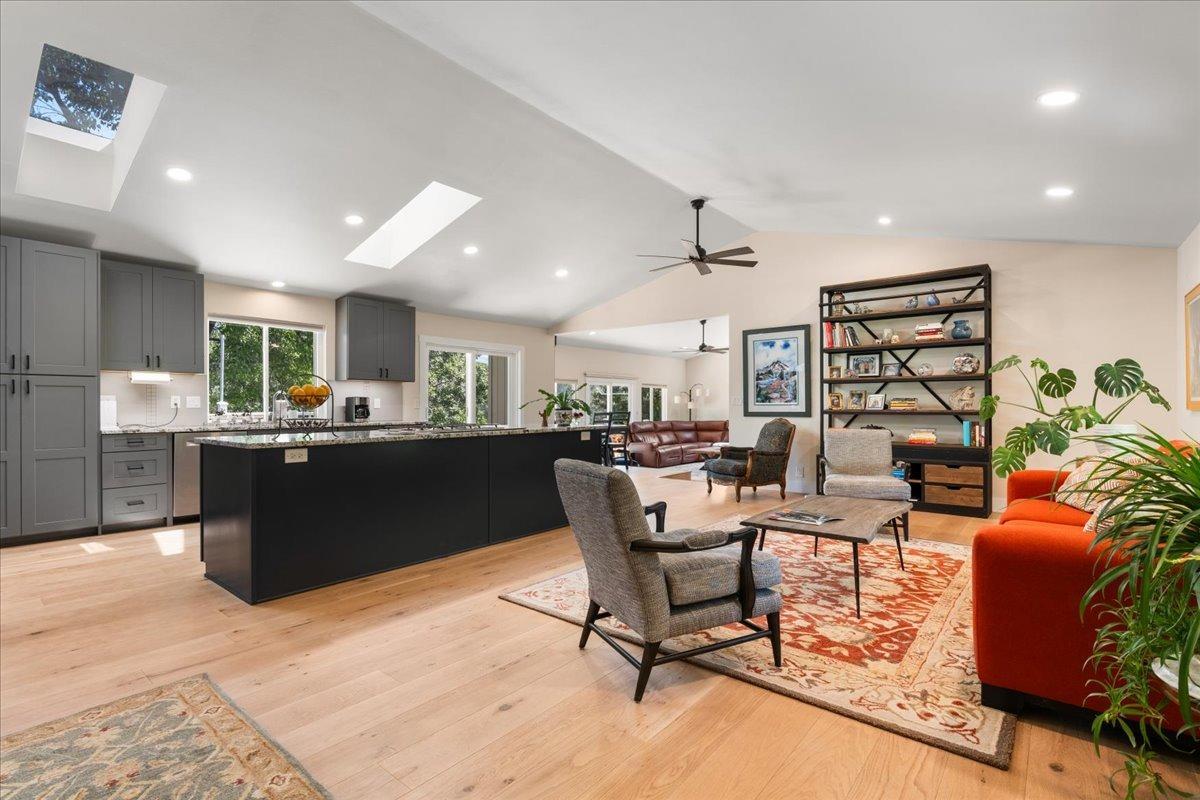 Detail Gallery Image 4 of 73 For 10107 Park View Ln, Penn Valley,  CA 95946 - 3 Beds | 2 Baths