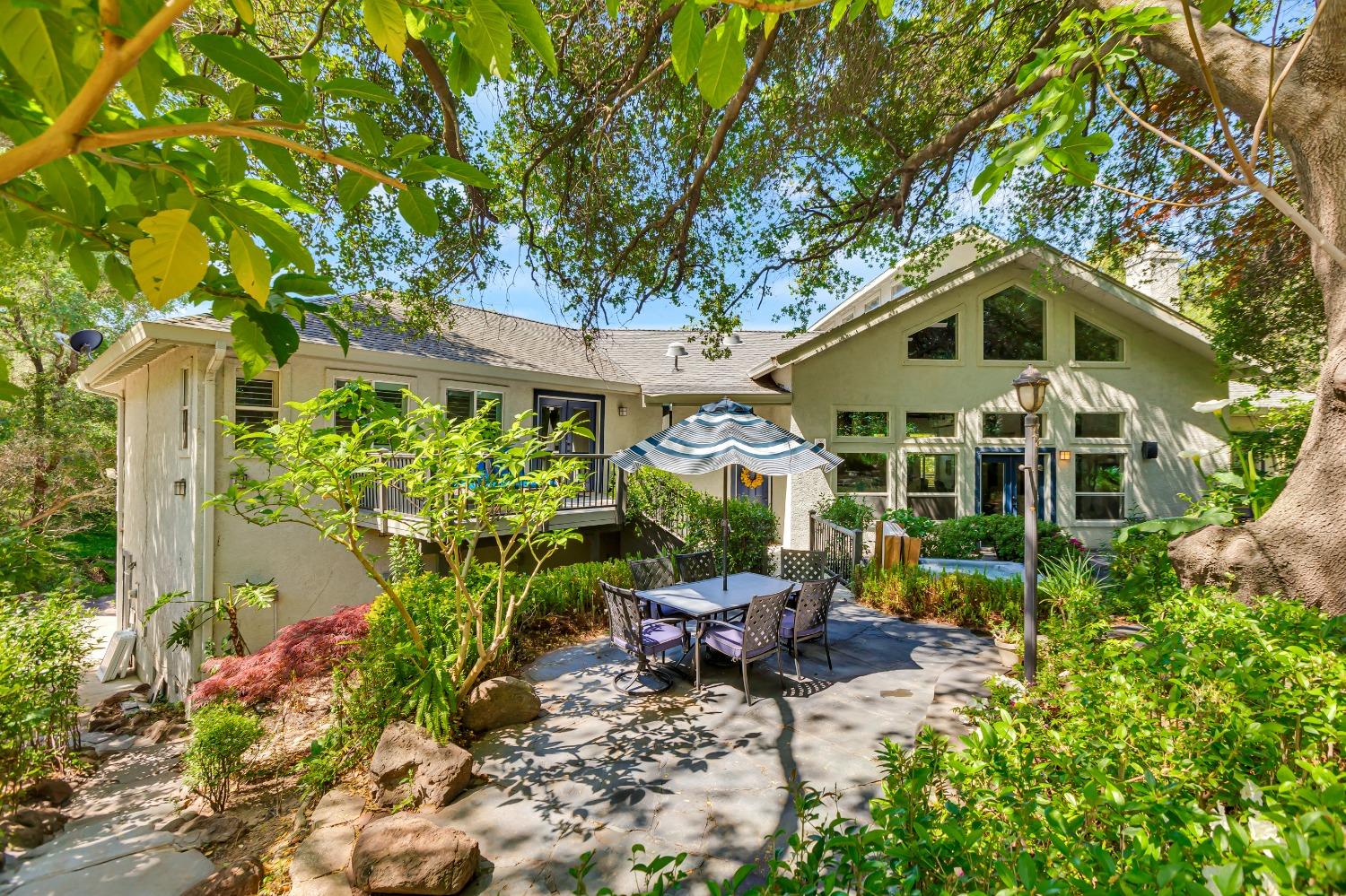 Detail Gallery Image 26 of 46 For 4006 Canyon Dr, Fair Oaks,  CA 95628 - 5 Beds | 4 Baths