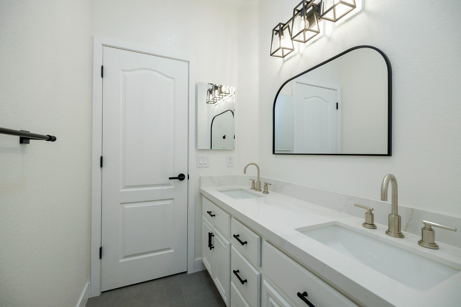 Detail Gallery Image 32 of 45 For 2192 Ivory Lace Ave, Manteca,  CA 95337 - 4 Beds | 2/1 Baths