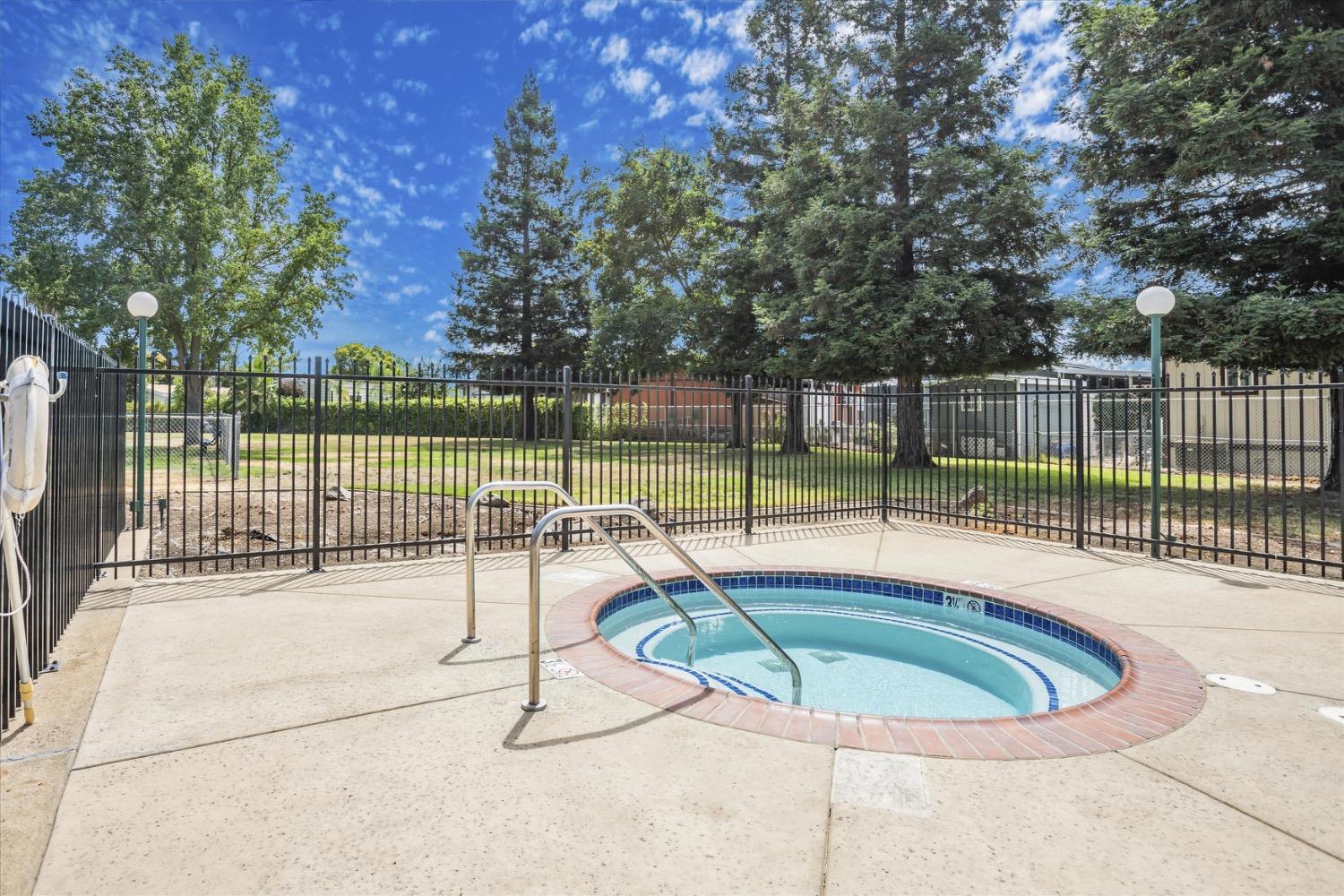 Detail Gallery Image 15 of 16 For 3950 Mack Rd 129, Sacramento,  CA 95823 - 3 Beds | 2 Baths