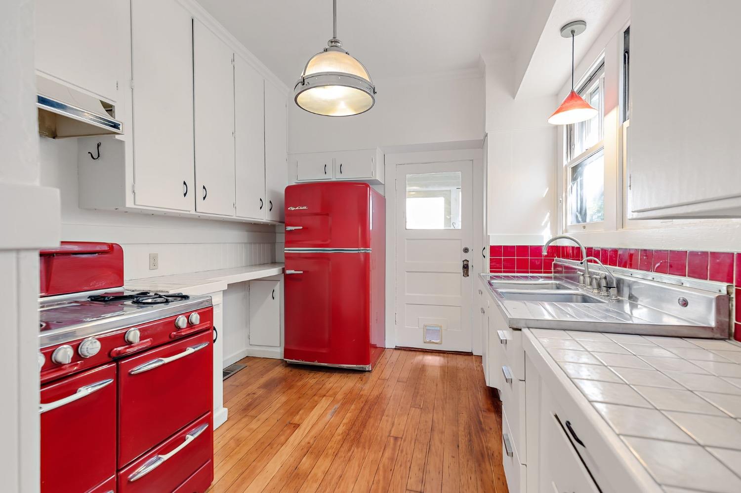 Detail Gallery Image 12 of 35 For 418 25th St, Sacramento,  CA 95816 - 3 Beds | 1 Baths