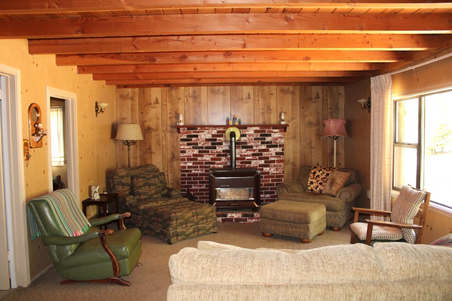 Detail Gallery Image 6 of 17 For 17 Squirrel Hollow, Sierra City,  CA 96125 - 3 Beds | 1 Baths