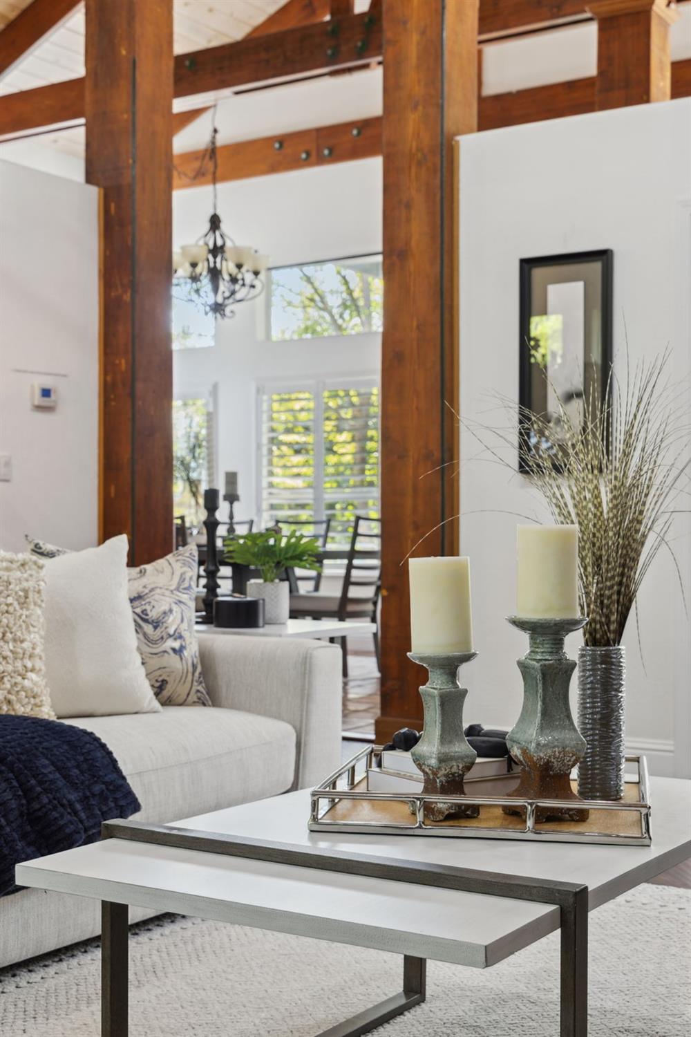 Detail Gallery Image 5 of 46 For 4006 Canyon Dr, Fair Oaks,  CA 95628 - 5 Beds | 4 Baths