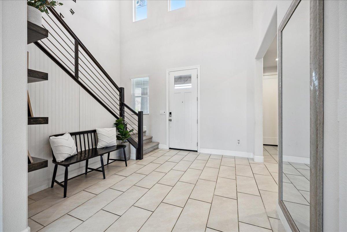 Detail Gallery Image 6 of 54 For 1304 Silversmith Ln, Rocklin,  CA 95765 - 5 Beds | 4 Baths