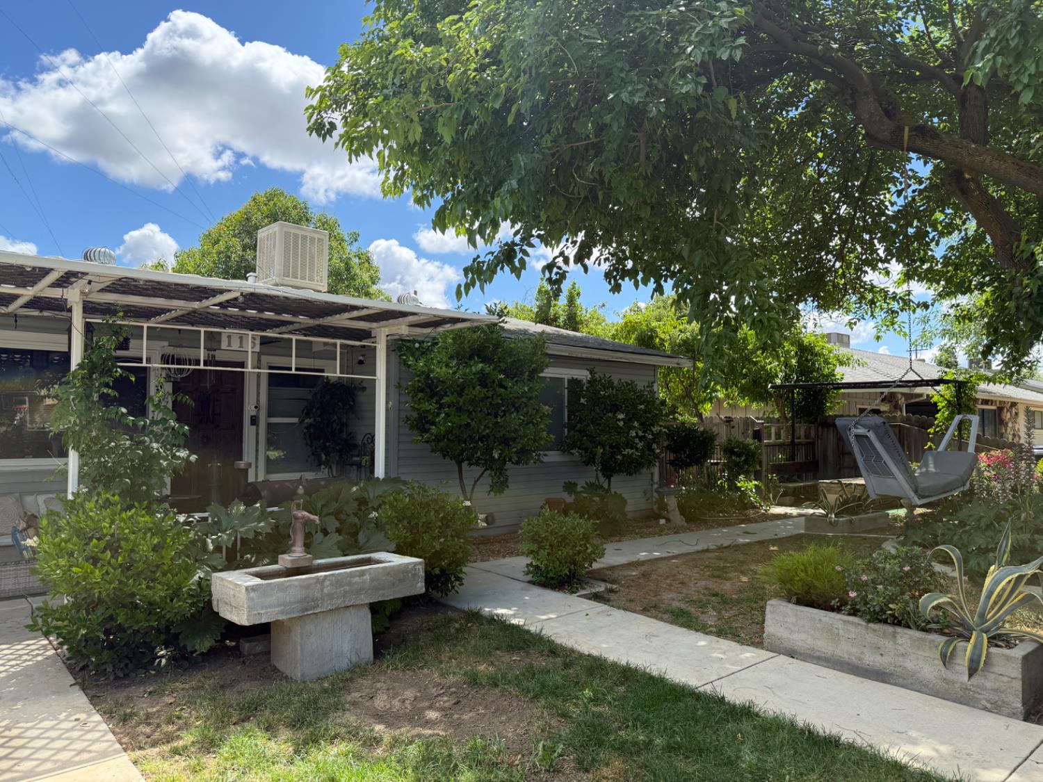 Detail Gallery Image 1 of 5 For 116 Frost Dr, Woodland,  CA 95695 - 2 Beds | 1 Baths