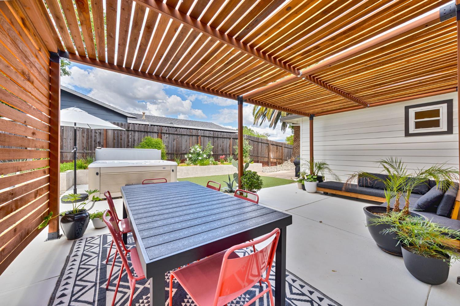 Detail Gallery Image 5 of 46 For 6469 Woodhills Way, Citrus Heights,  CA 95621 - 3 Beds | 2 Baths