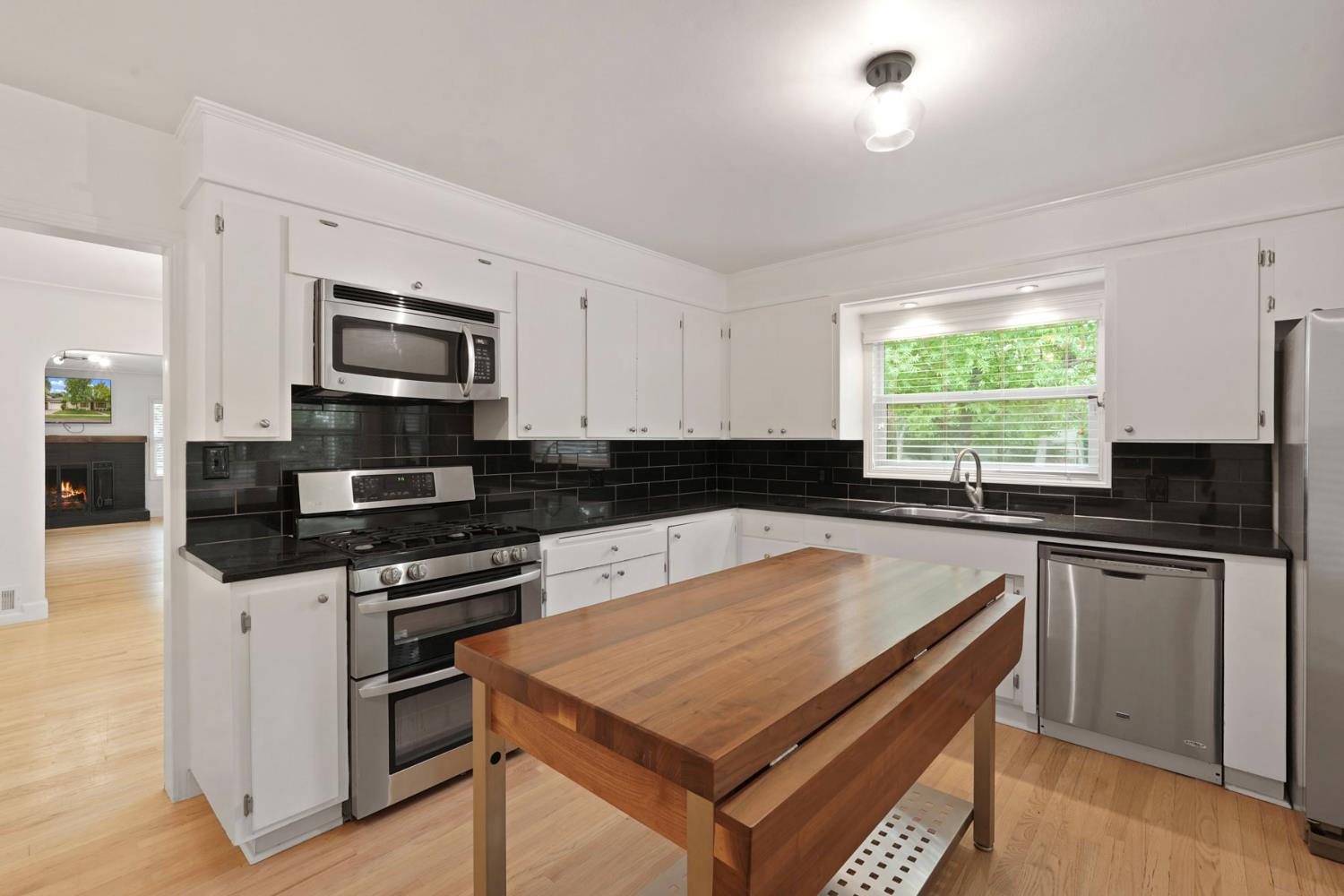 Detail Gallery Image 18 of 49 For 205 S Crescent Ave, Lodi,  CA 95240 - 3 Beds | 2 Baths