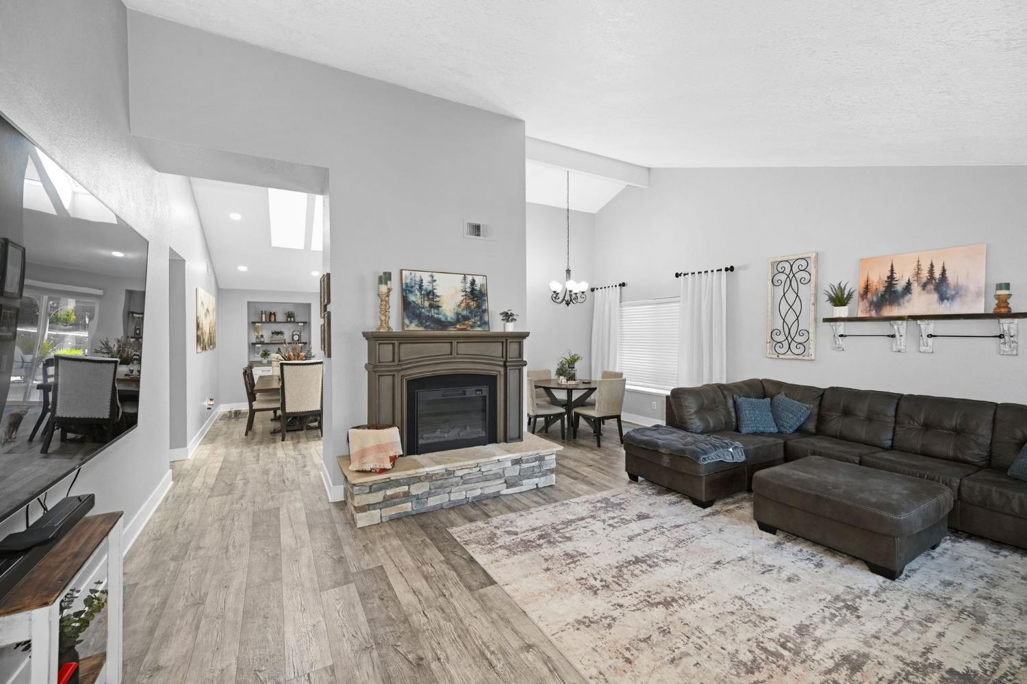 Detail Gallery Image 2 of 31 For 5325 Lenore Ave, Livermore,  CA 94550 - 3 Beds | 2 Baths